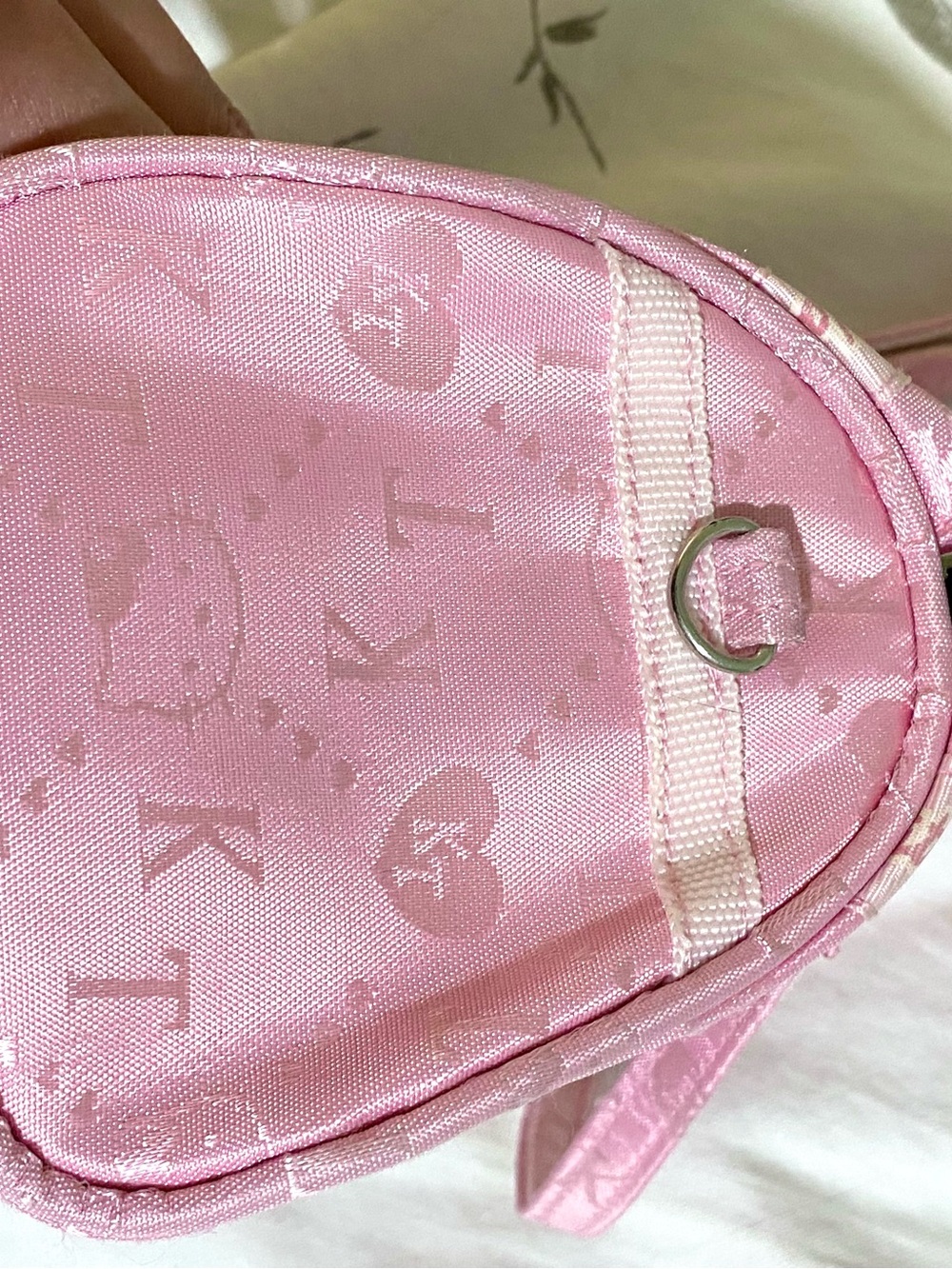 Mini vintage 2000s hello kitty bag with detachable crossbody strap🎀 - Picture 9 of 14